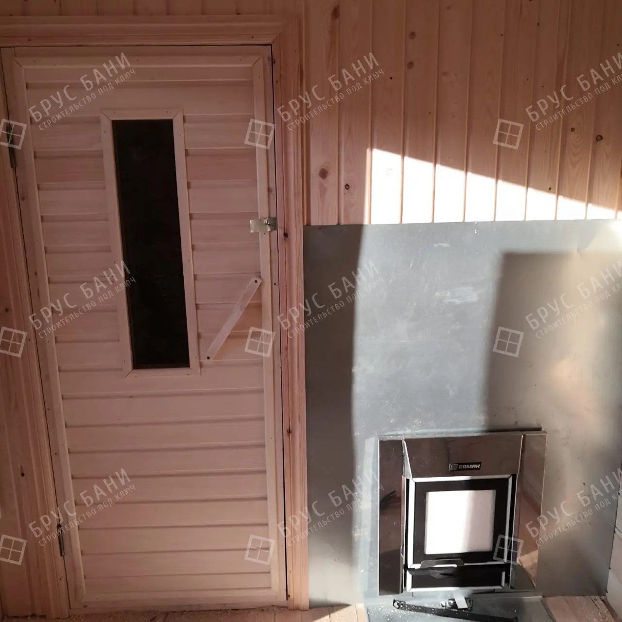 Дверь в парную осиновая со стеклом