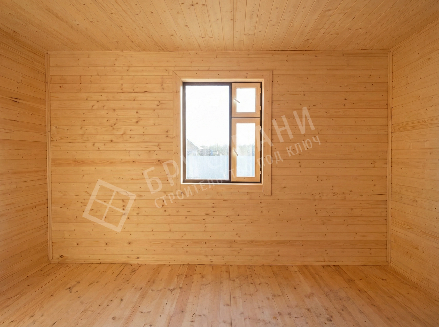 Окно в доме из бруса