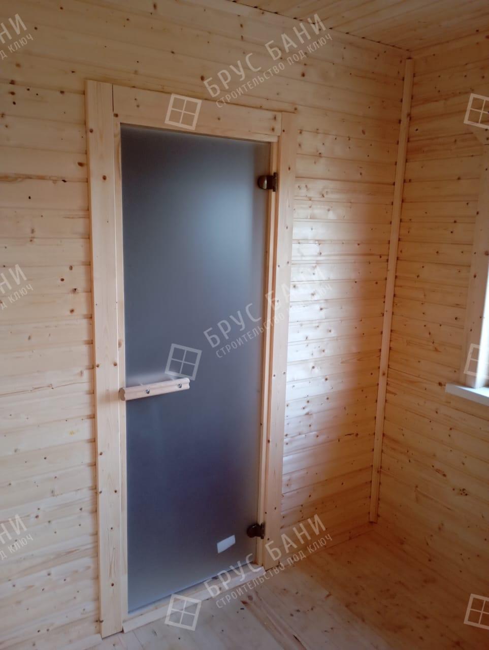 Дверь в моечную в каркасной бане 4х6