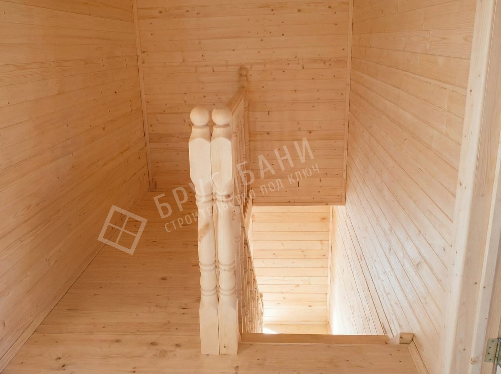 Лестница в доме из бруса
