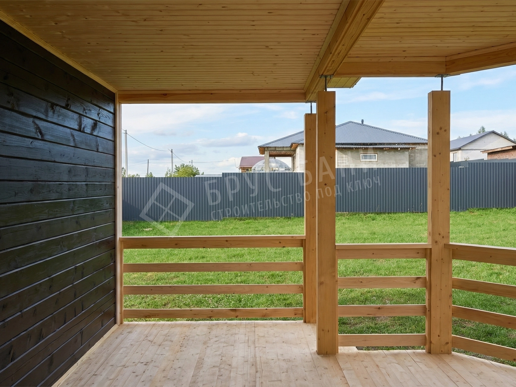 Терраса у бани из бруса 6х6