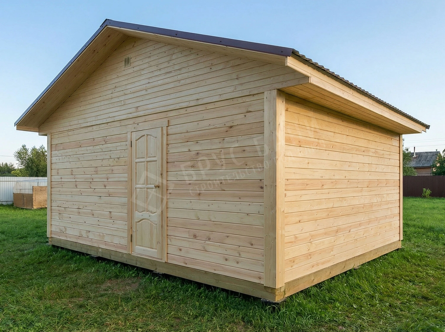 Баня из бруса 6Х8,5 вид сзади