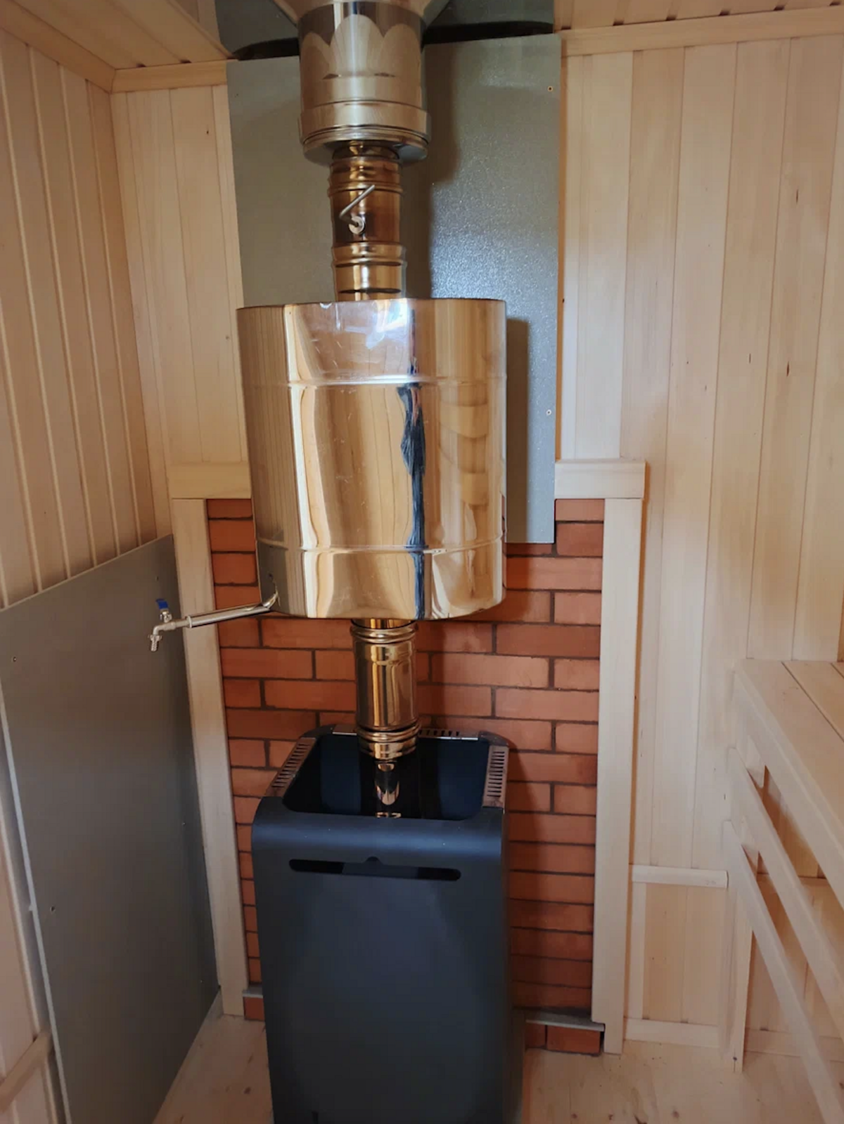 Печь в бане из бруса 4х5