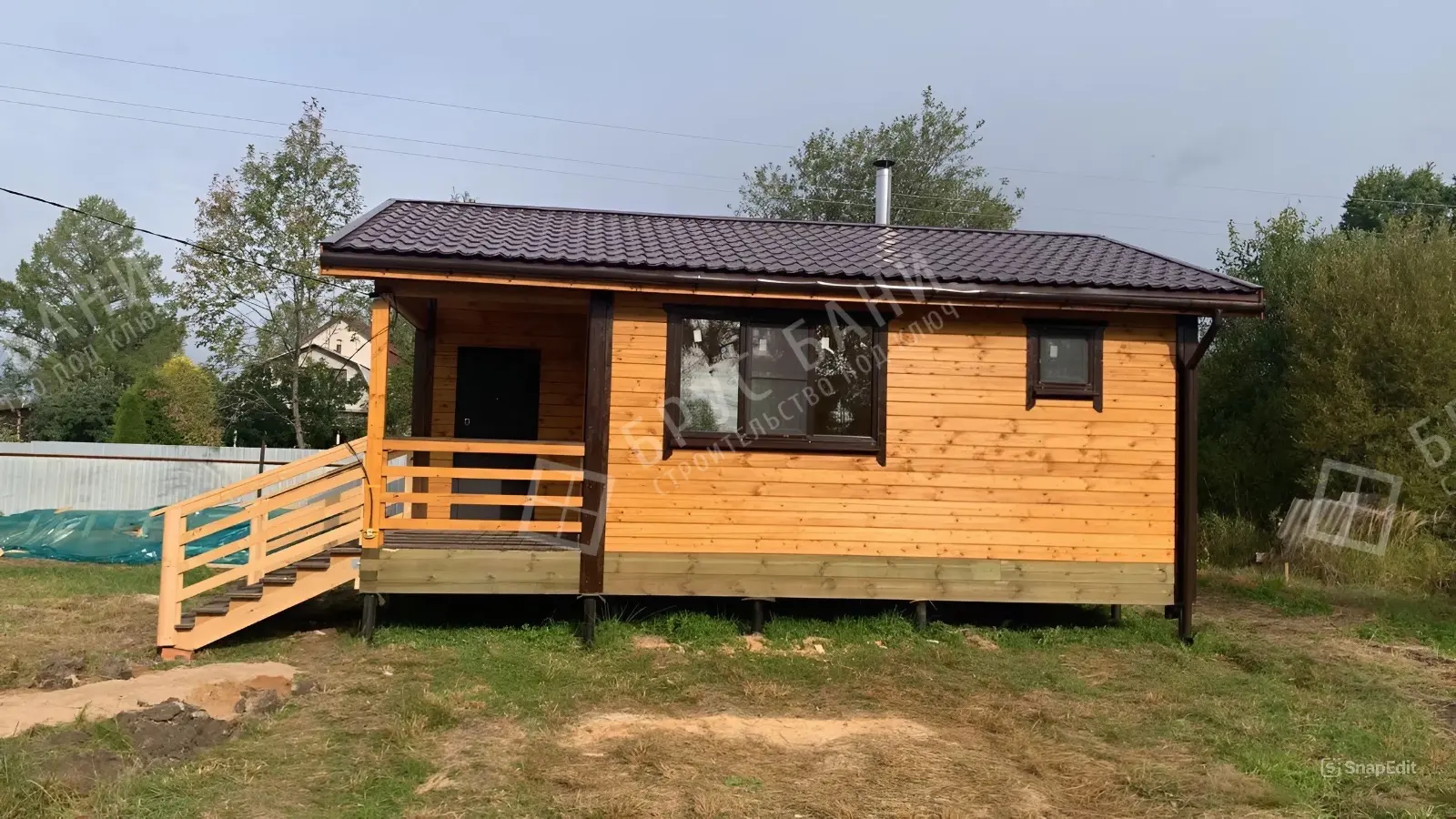 Баня из бруса с террасой