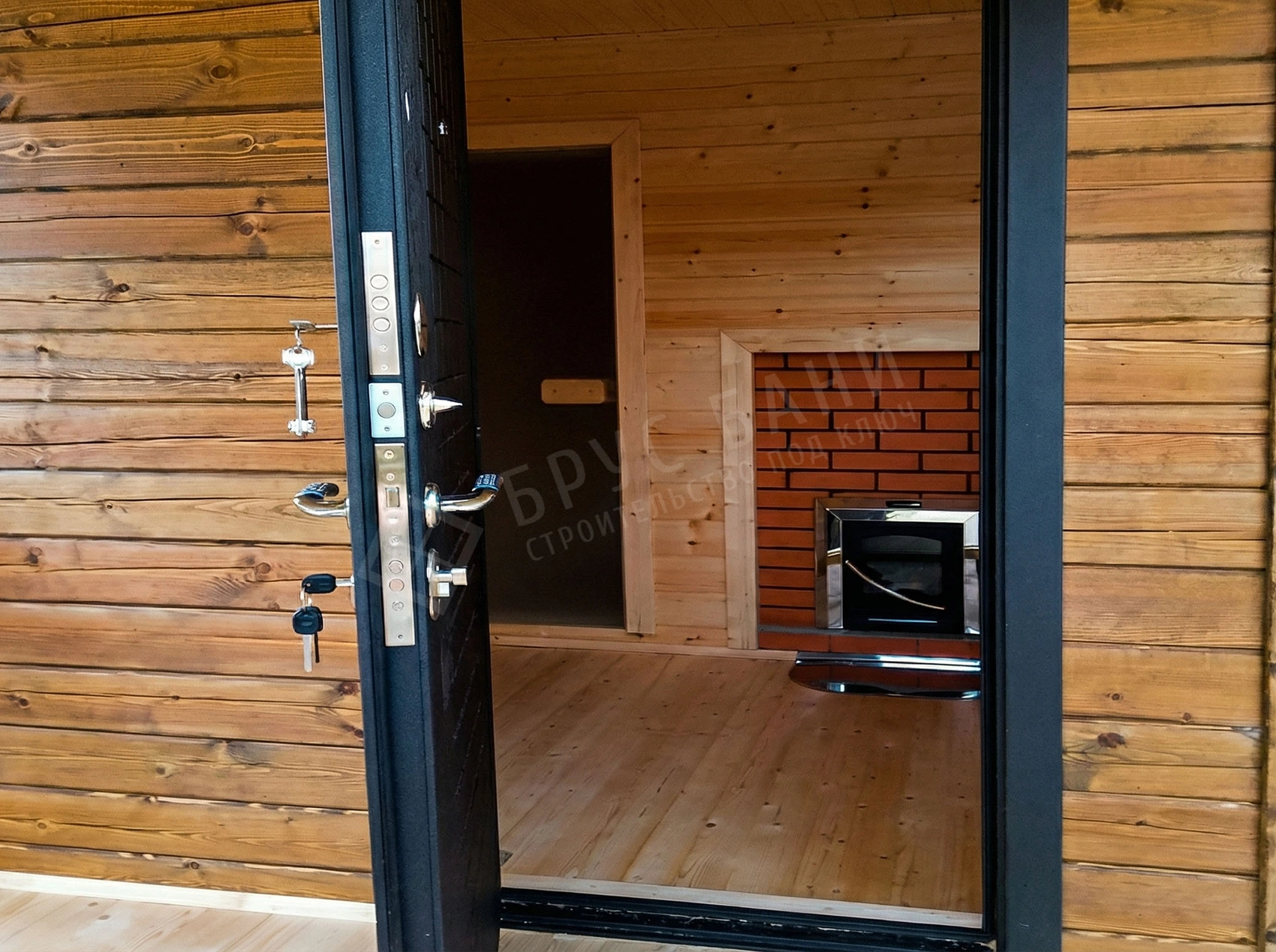 Входная дверь