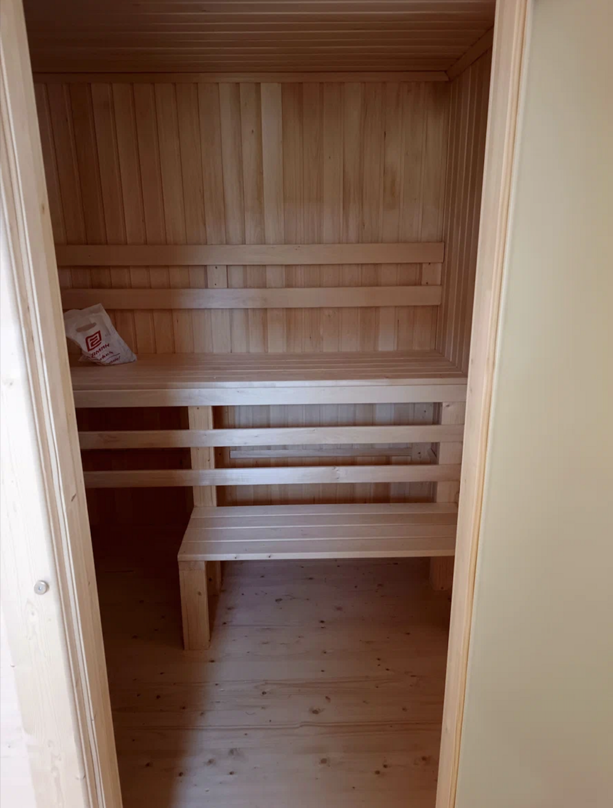 Полки в бане из бруса 4х5