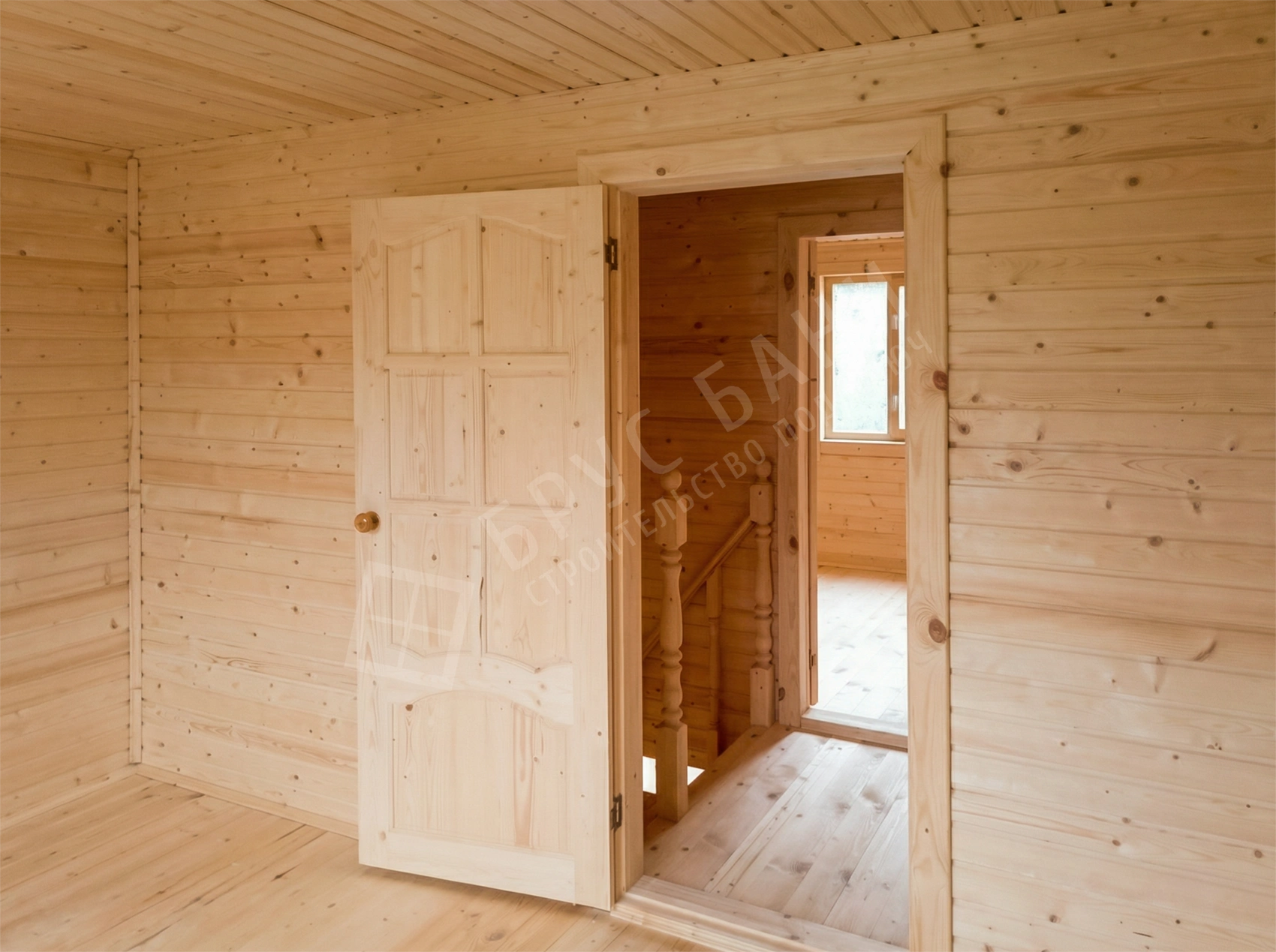 Деревянные двери в доме