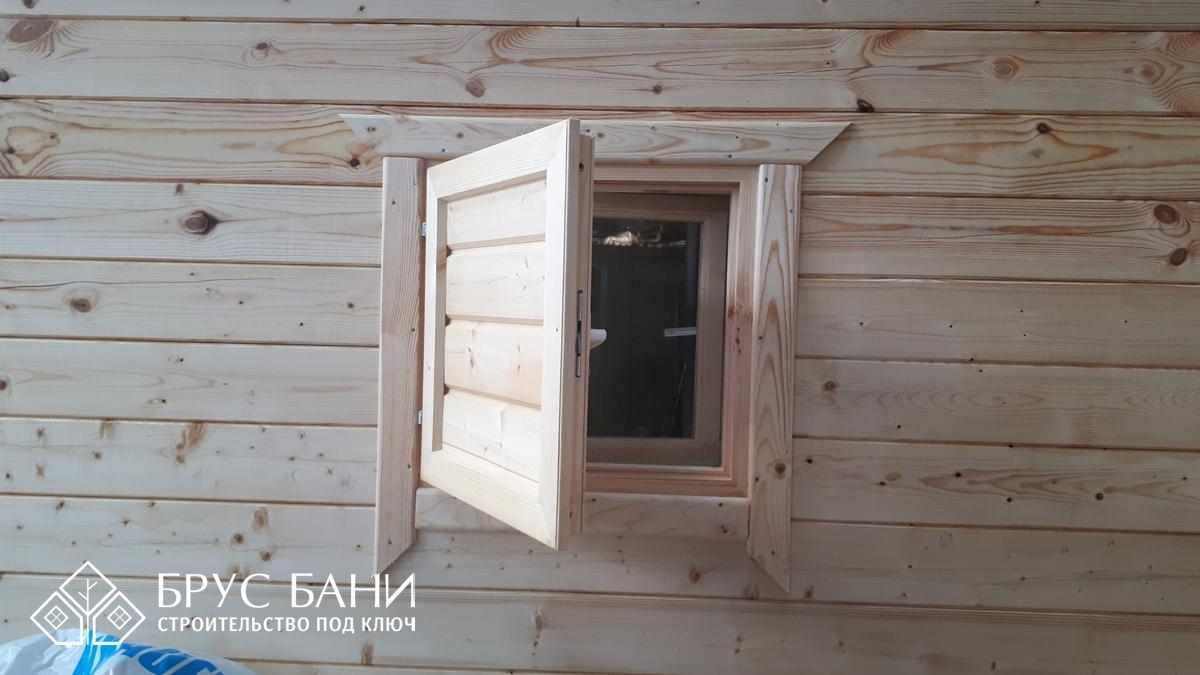 Окно деревянное, ставни деревянные