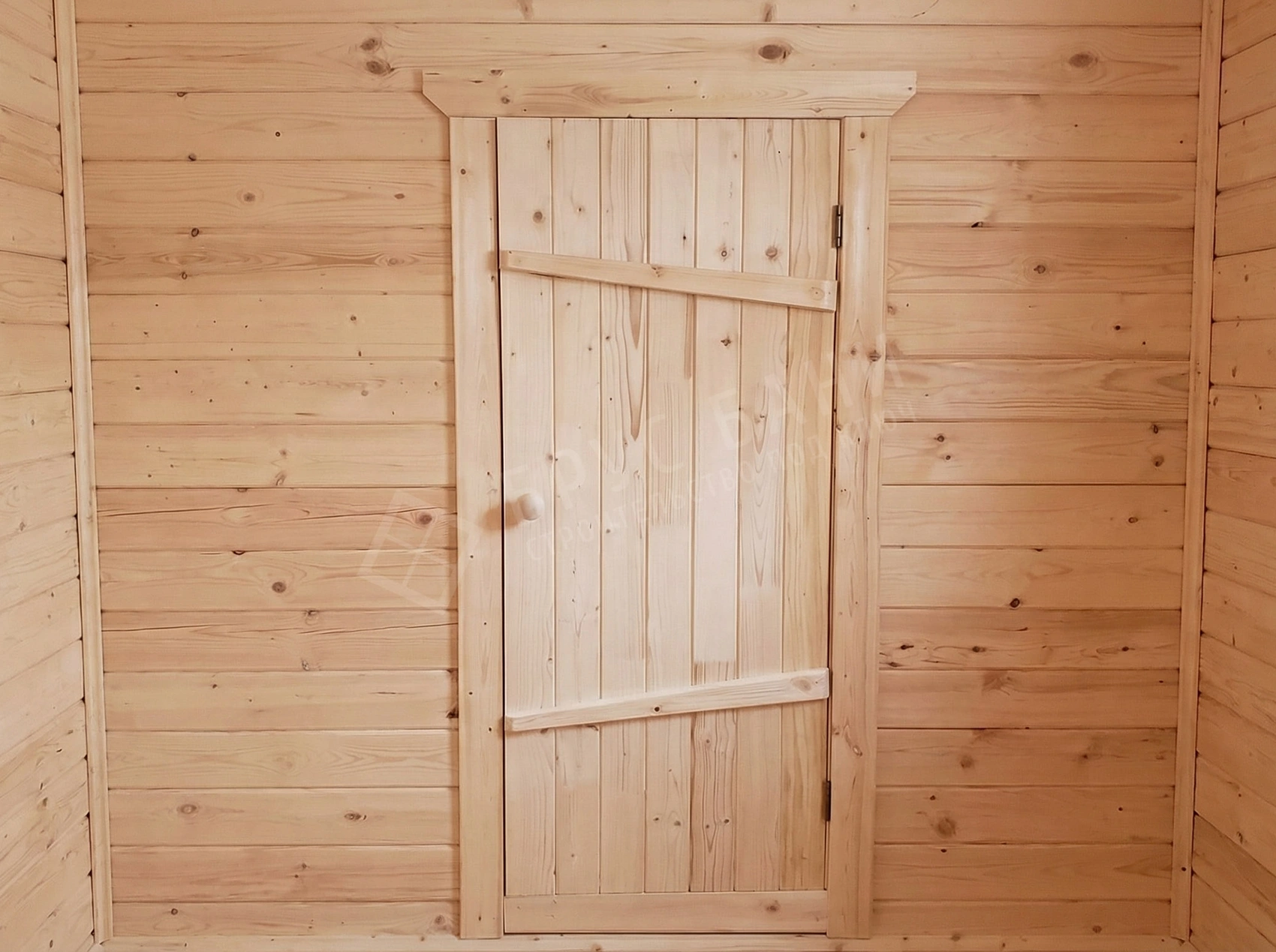 Дверь в бане