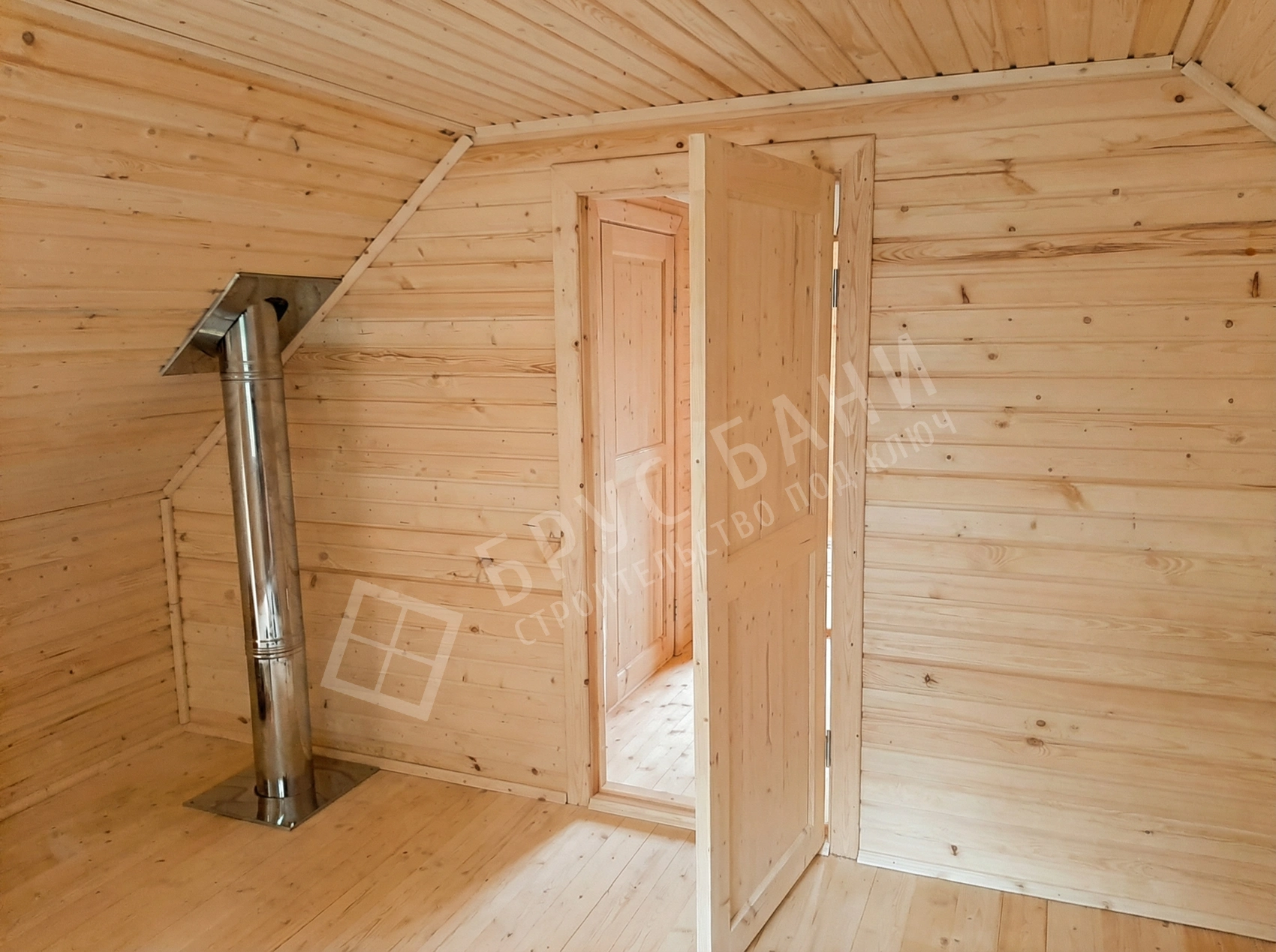 Дверь на мансарду