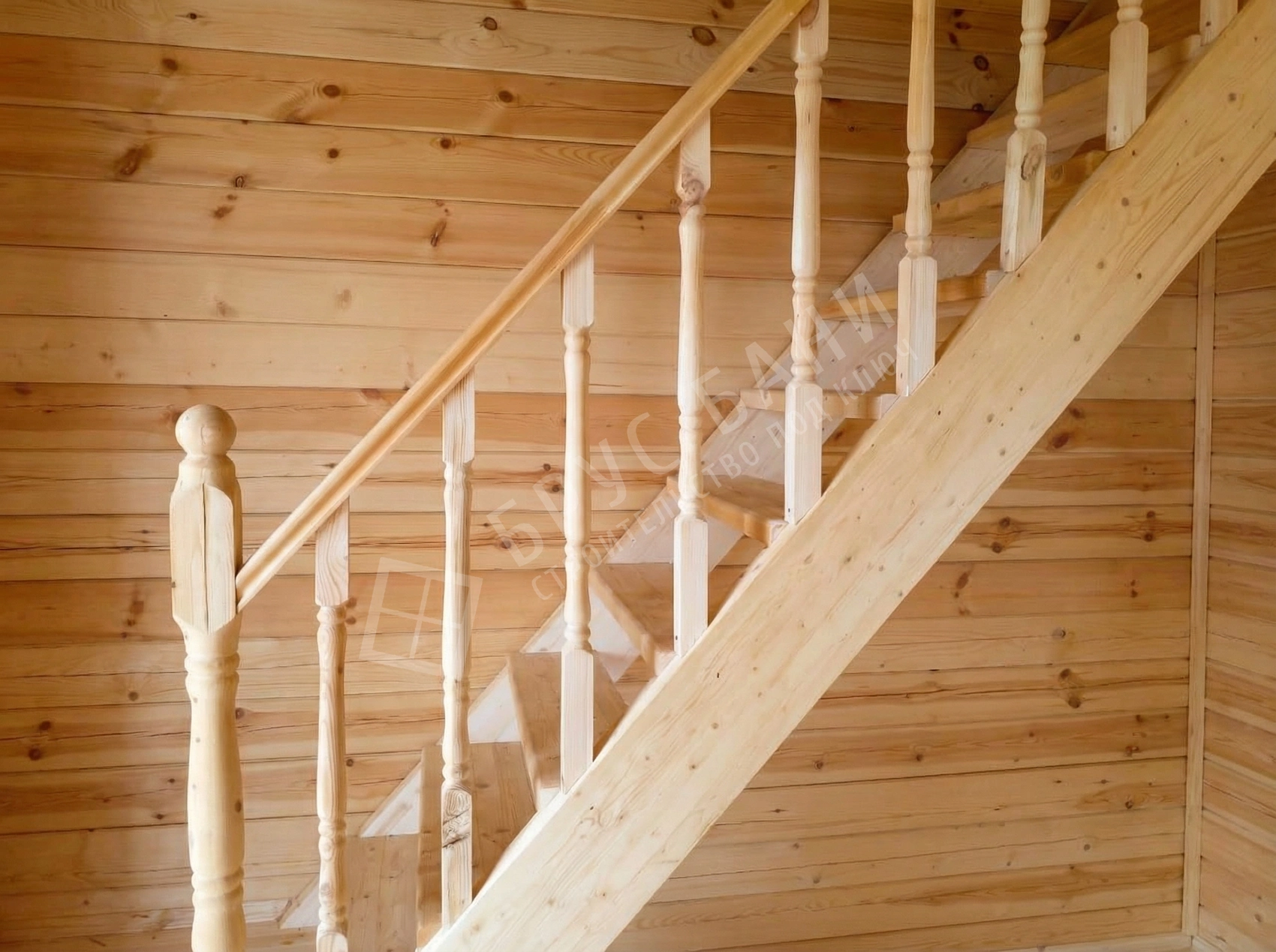 Лестница двухмаршевая