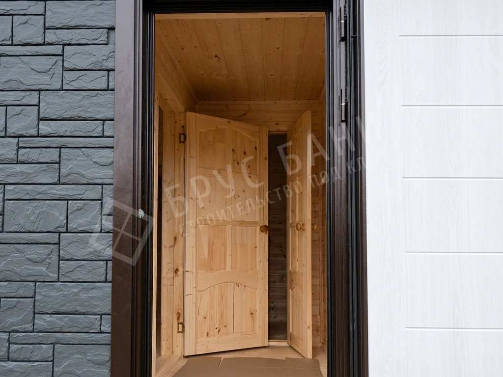 Двери в бане
