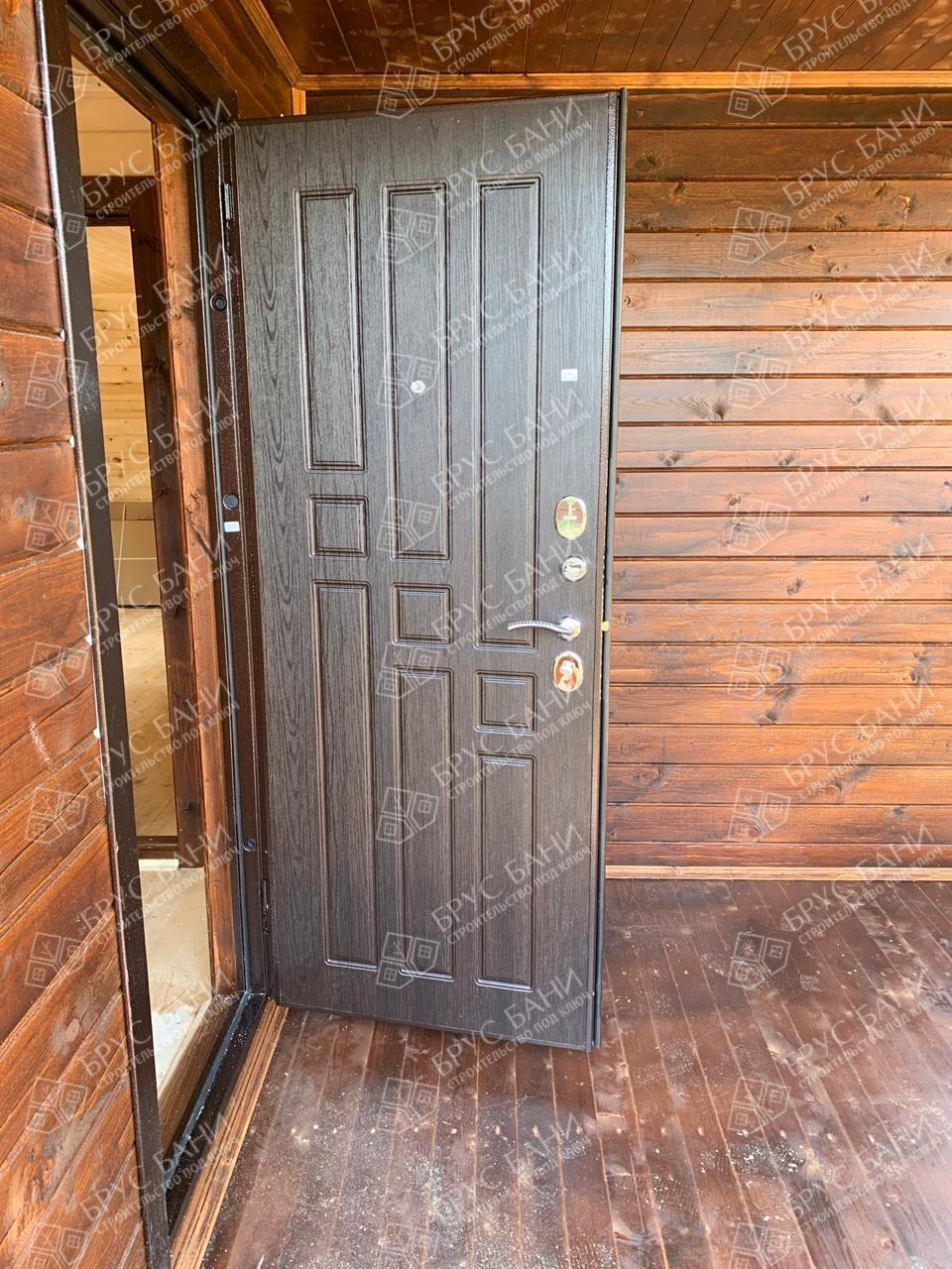 Металлические двери с отделкой мдф