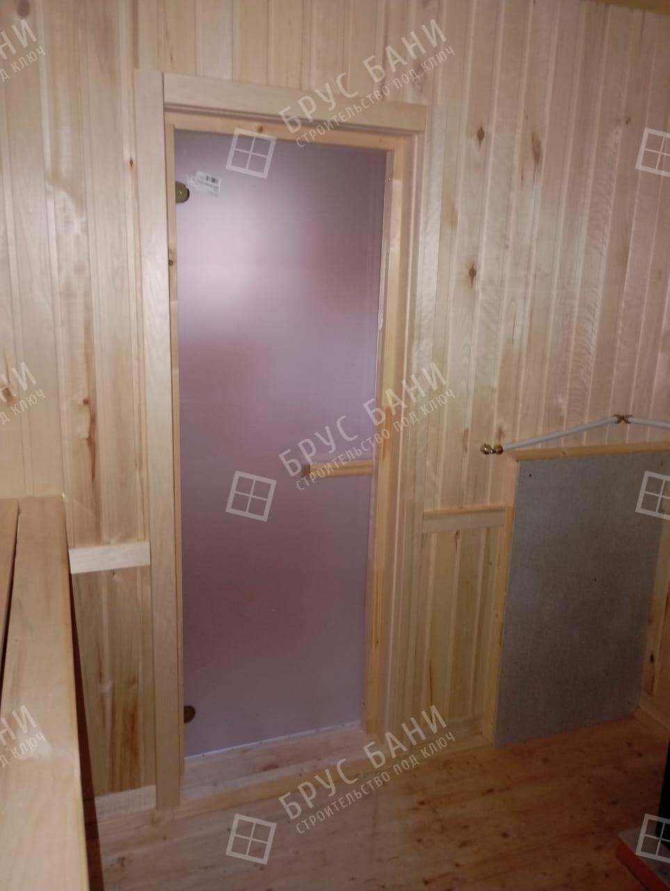 Дверь в комнату отдыха в каркасной бане 4х6