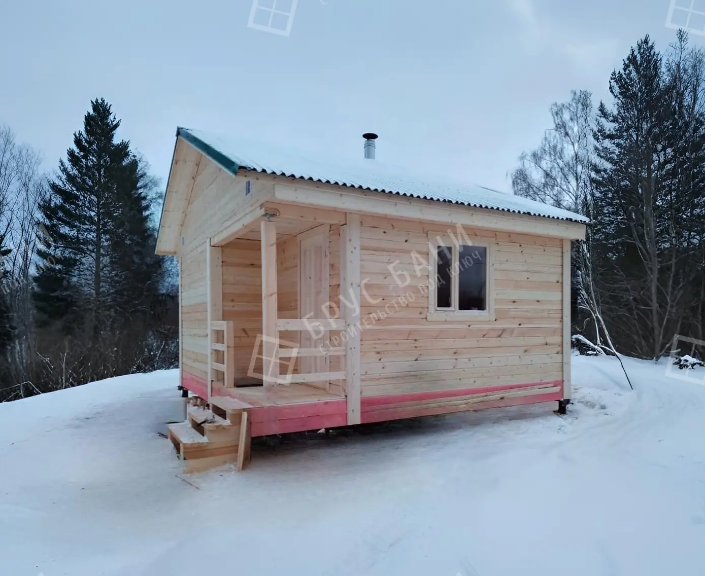 Баня из бруса на винтовых сваях