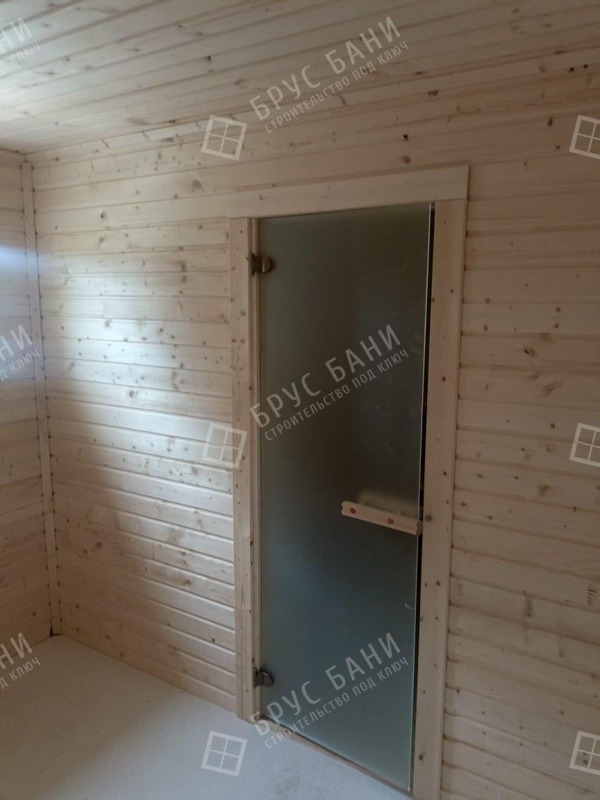 Дверь в моечную в каркасной бане 5х7